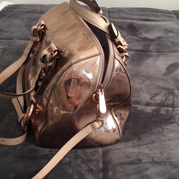 MICHAEL KORS METALLIC TOTE - Picture 2 of 3